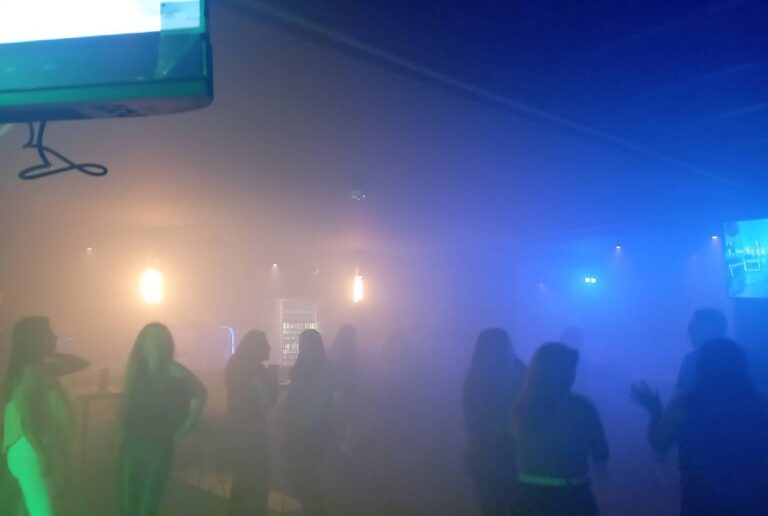club glass 1 768x516